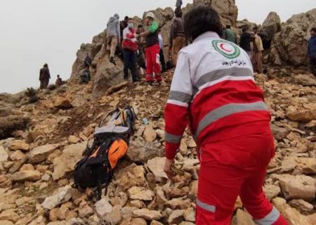 نجات ۳ نفر گردشگر در کوه‌های مابین روستای یونسلو نقده و دربند اورمیه