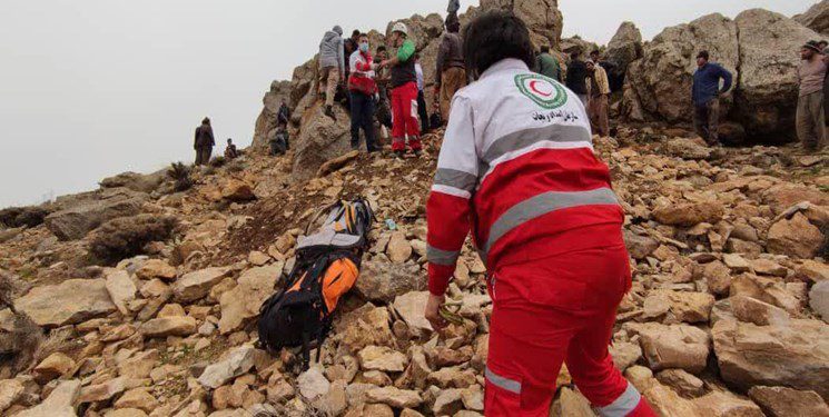 نجات ۳ نفر گردشگر در کوه‌های مابین روستای یونسلو نقده و دربند اورمیه