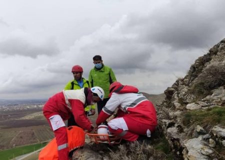 نجات فرد ۴۷ ساله در ارتفاعات قله دوکل، کرمانشاه