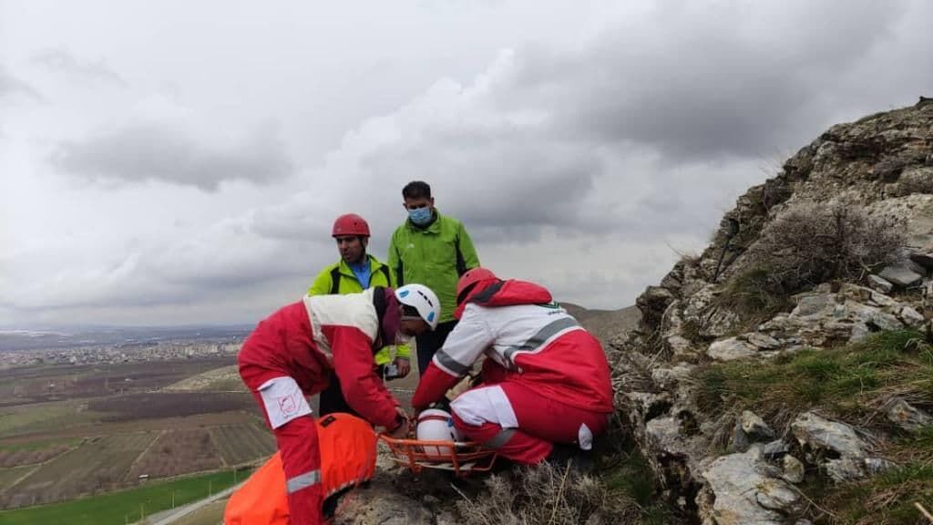 نجات فرد ۴۷ ساله در ارتفاعات قله دوکل، کرمانشاه