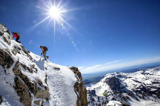 کوه‌نوردی ورزش انسان‌ساز