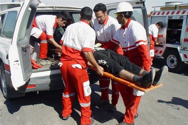 امدادرسانی هلال احمر شمیرانات به کوهنورد حادثه دیده در ارتفاعات شمال تهران