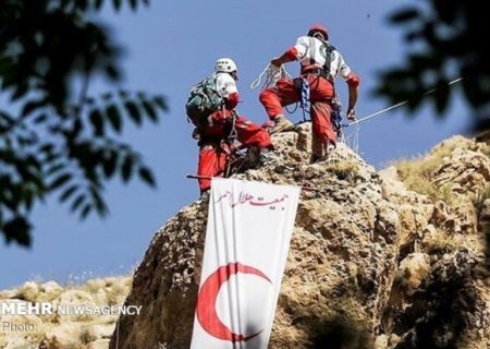 عملیات ۴ ساعته امداد و نجات خانم کوهنورد مازندرانی در منطقه کلاغ