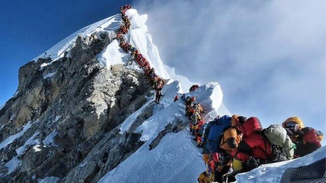 تعداد کوهنوردان دراورست به ۱۰۵ نفر رسید.