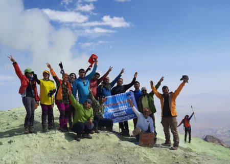 صعود مشترک کوهنوردان لامرد، بستک و بوشهر به قله ۴۰۵۰ متری تفتان