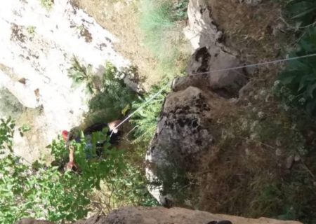 نجات جان جوان گرفتار شده در ارتفاعات ابتاف کوه های پلدخت