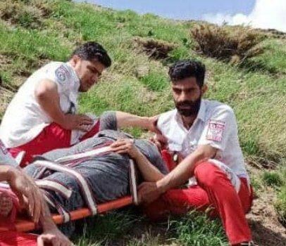 نجات فرد گرفتار شده با عارضه قلبی در ارتفاعات کلاشین شهرستان اشنویه