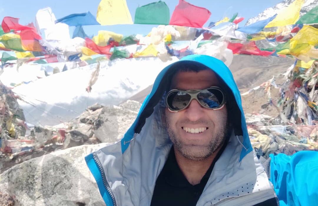 نخستین کوهنورد نصف جهان در راه بام جهان( اورست )به لوبوچه ارتفاع۴۹۳۰ متر رسید