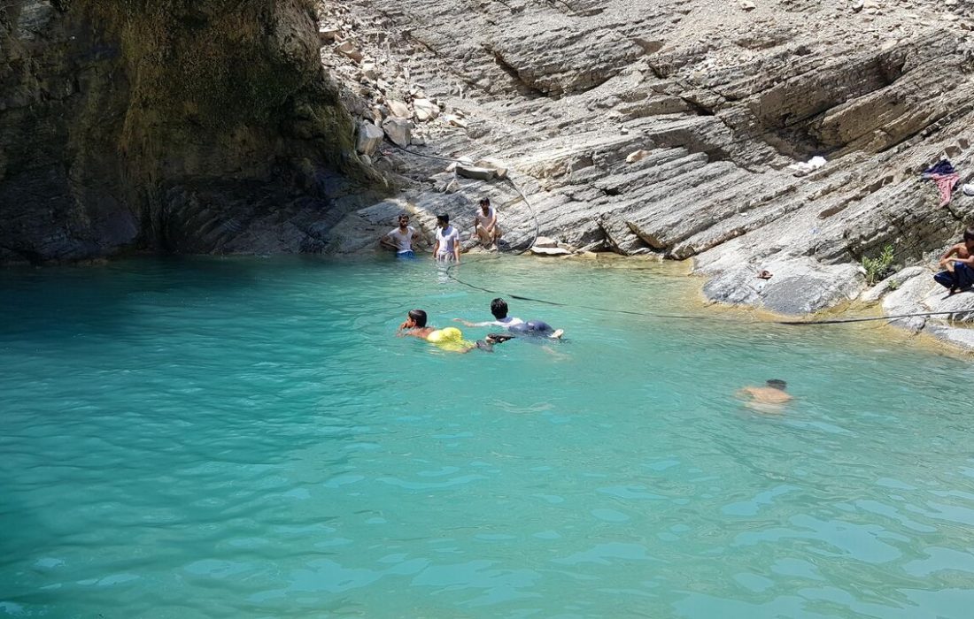 آبشار فیروزه‌ای گورگتان