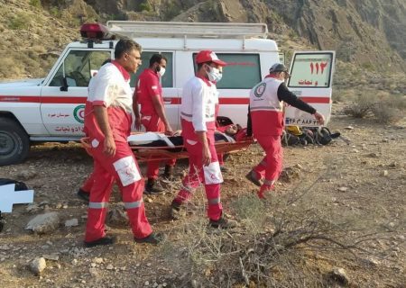 کوهنورد مصدوم در جهرم پس از ۸ ساعت عملیات امداد نجات یافت