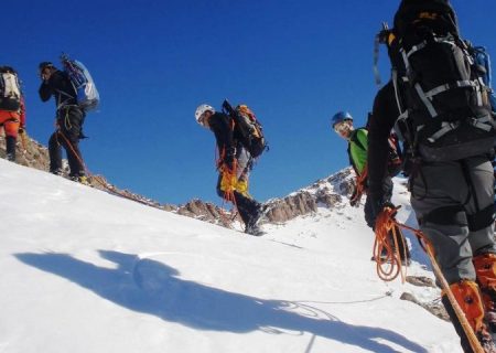 آموزش در ورزش های مهیج بویژه کوهنوردی و زیر مجموعه های آن