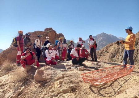 برگزاری دوره آموزشی جستجو و نجات در کوهستان در شهر بشرویه خراسان جنوبی 