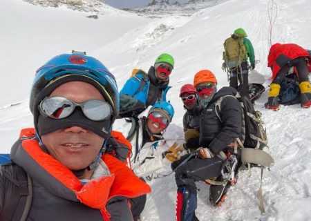 پایان ثابت گذاری اورست جهت نخستین صعود فصل اورست ۲۰۲۱