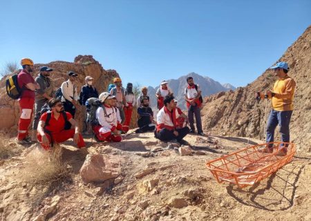 برگزاری دوره آموزشی جستجو و نجات در کوهستان در شهر بشرویه خراسان جنوبی