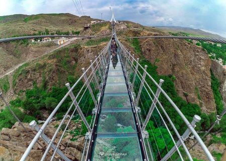 نخستین پل معلق شیشه ای ایران