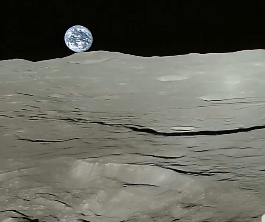 طلوع زمین از ماه