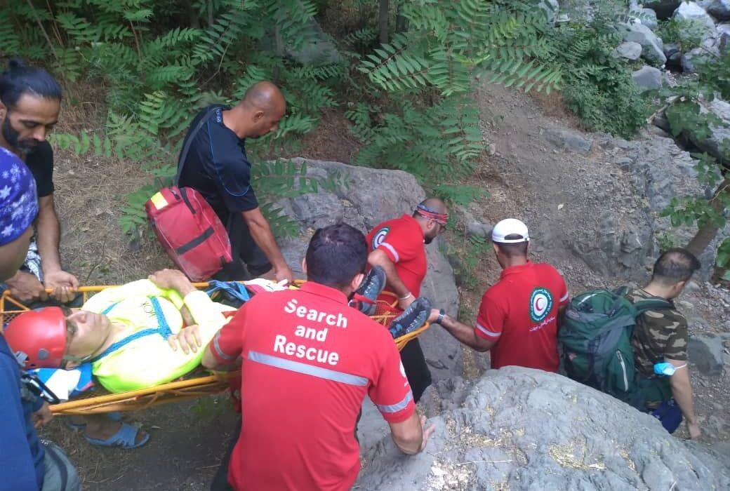 نجات یک کوهنورد ۶۲ در ارتفاعات شمیرانات