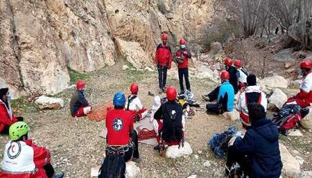 برگزاری دوره بازآموزی امداد ِو نجات کوهستان