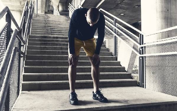 علت نفس تنگی هنگام بالارفتن از پله ها