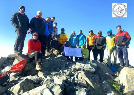 صعود موفق تیم کوهنوردی باشگاه ساحل نوردان خطه خلیج فارس(جرون) به قله “کوه شاه”