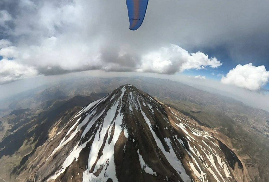 ثبت عکس از منظره زیبای قله دماوند