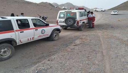 ۵ ساعت تلاش امدادگران هلال احمر برای جست‌وجوی مفقودین کوه های منوجان/ عملیات امدادرسانی ادامه دارد