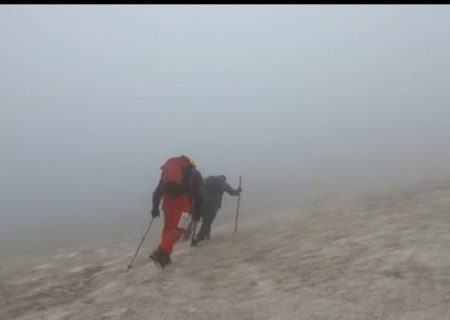 کوهنوردان کرونا را به سخره گرفته اند