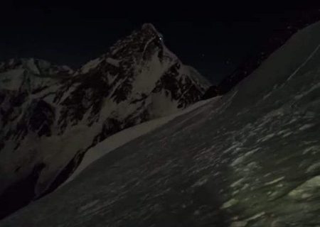 کوه‌نوردان در مسیر صعود به قله K2
