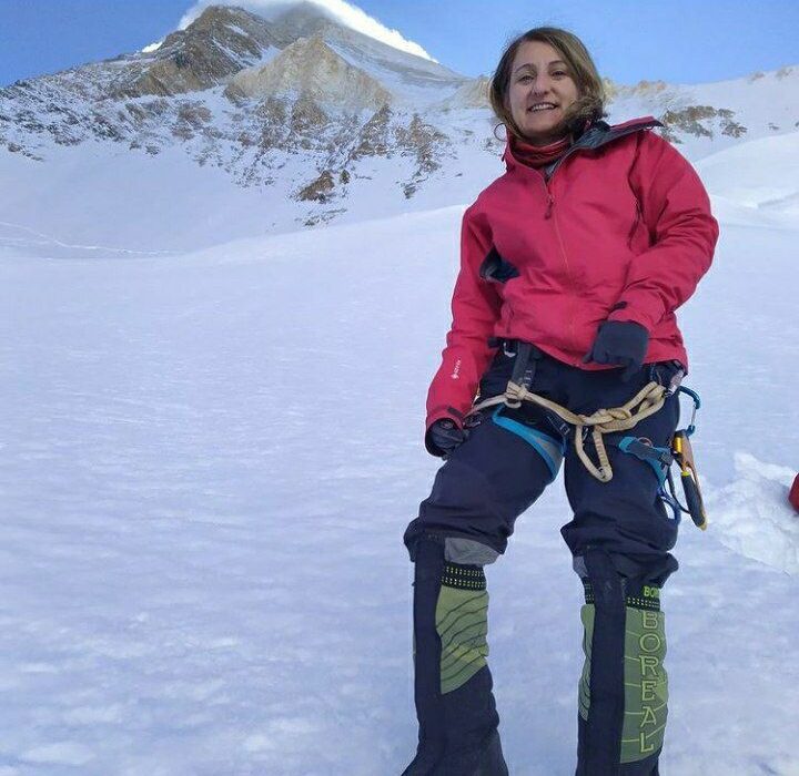 کوهستان برای داغ او عزا گرفته