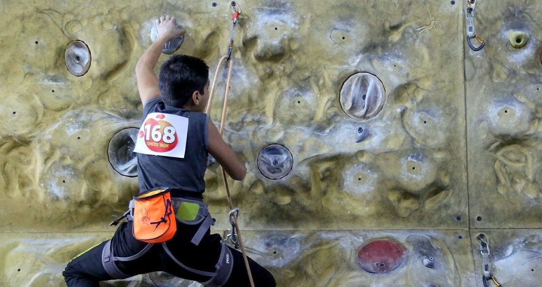 ۷۰۰ باشگاه ورزشی کشور مجوز آموزش کوهنوردی را اخذ کردند