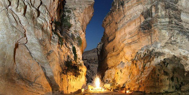 غار بنوو از عجایب شگفت ایران در دل کوه گاوبست لارستان