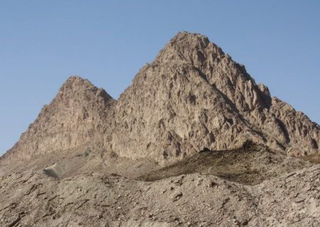 حادثهگیر افتادگی در کوه دوبرادران استان قم
