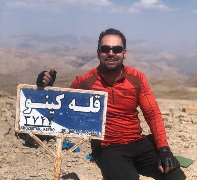 کوهنورد ایلامی به بام استان خوزستان صعود کرد