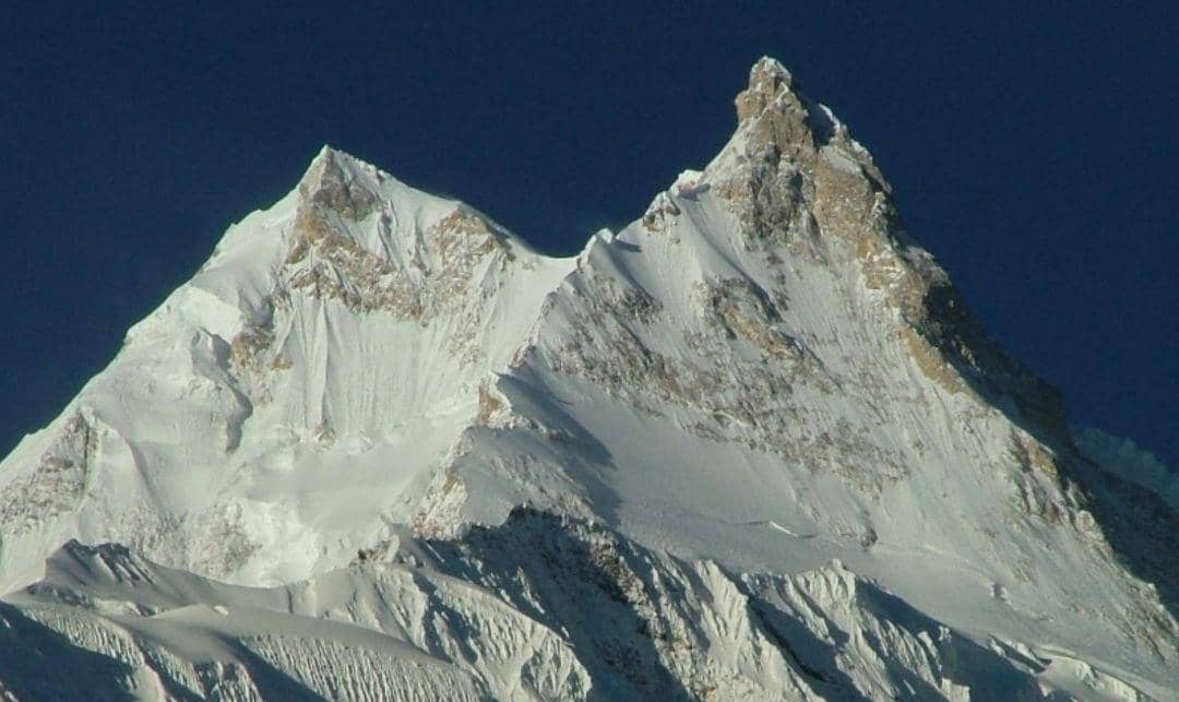 کوهنورد زن ایرانی بر فراز ماناسلو