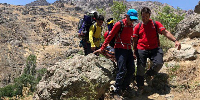 نجات کوهنورد اراکی از ارتفاعات باران کوه در گلستان