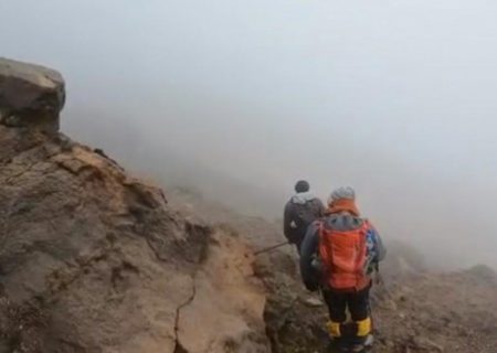 گزارش تیم جستجوی هلال احمر در خصوص مفقودی کوهنورد مشهدی در ضلع غربی دماوند