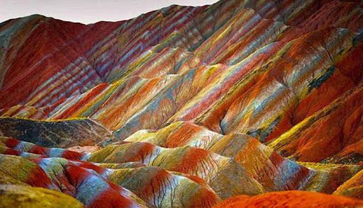 هرمز؛ جزیره رنگ ها