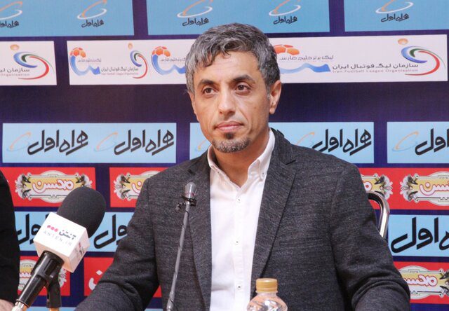 خطیبی: نباید گول باخت فولاد را بخوریم/ تیمها تا هفته ششم شناخت کافی از هم ندارند