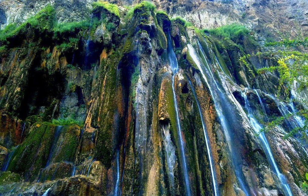 بزرگترین آبشار چشمه‌ای جهان