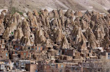 روستای صخره‌ای مخروطی کندوان