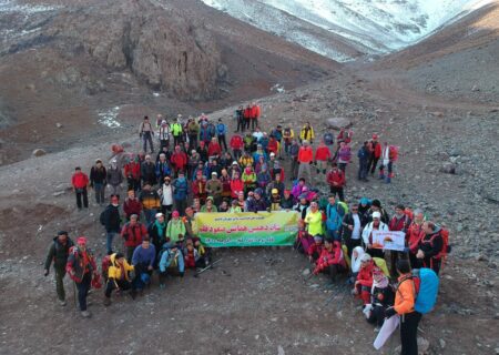 برگزاری شانزدهمین همایش صعود قلم با حضور ۱۰۰ نفر از کوهنویسان در شهر قم