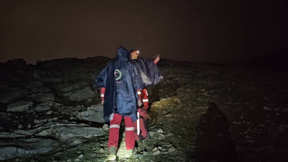 نجات ۲ کوهنورد در ارتفاعات شروه درسی سلطان یعقوب شهرستان نقده