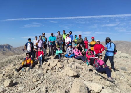 صعود تیم کوهنوردی همسنگار به قله کوه سیاه خورگو به مناسبت روز جهانی کوهستان
