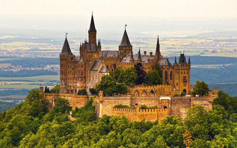 مکان : کشور آلمان، قلعه هوهنزولرن