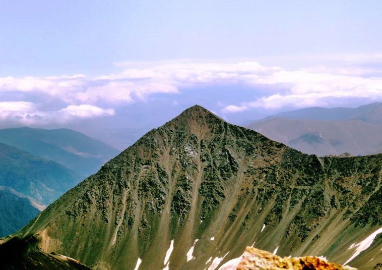 قله سیاه کمان/ ارتفاع ۴۴۸۶ متر