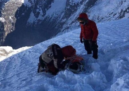 آغاز عملیات بازگردان اجساد دو کوهنورد حادثه دیده در «علم کوه» با بالگرد