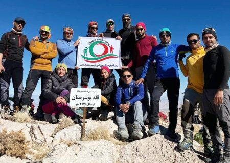 صعود کوهنوردان باشگاه آرمین بندرعباس به قله بوسرستان کوه هماگ