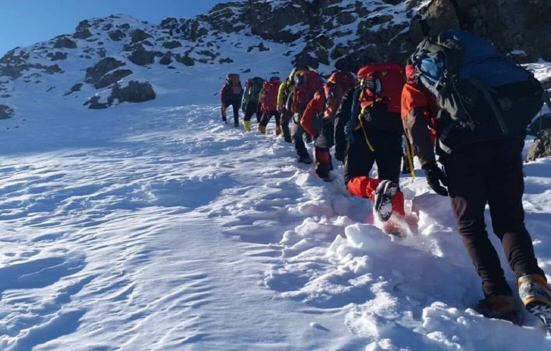 تیم هیمالیانوردی کشور در ارتفاعات چهارمحال و بختیاری اردو زد