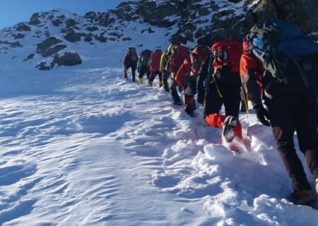 تیم هیمالیانوردی کشور در ارتفاعات چهارمحال و بختیاری اردو زد