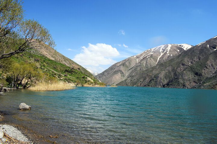 دریاچه گَهَر، نگینِ خوش‌رنگِ اُشترانکوه